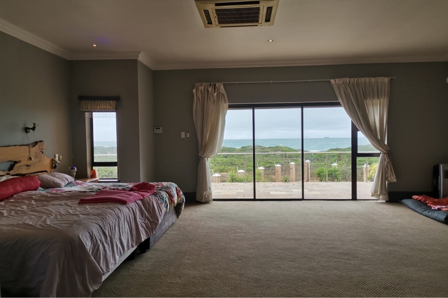 5 Bedroom Property for Sale in Bluewater Bay Eastern Cape